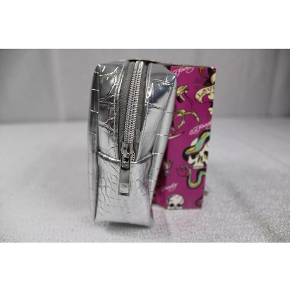 ❎️‼️ 1 Left ‼️❎️ Ed Hardy women Rhinestone black watch Cosmetic pouch Attached - Picture 9 of 9